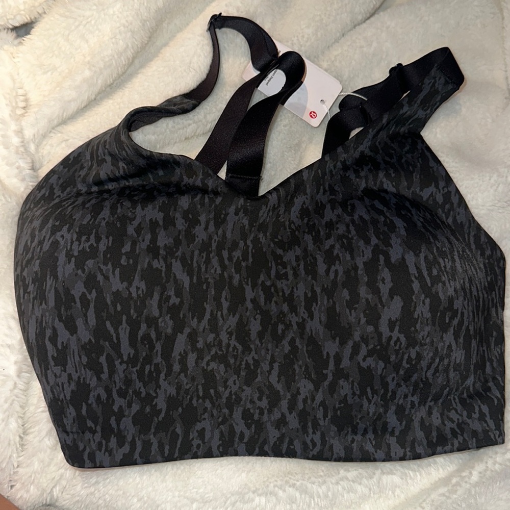 BNWT grey and black camo Lululemon In Alignment bra 32DD